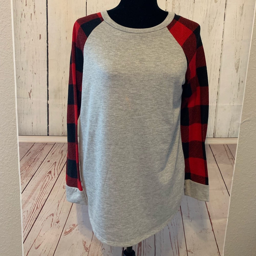 Plaid sleeved shirt